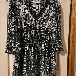 Catherines Black and White Abstract Tunic
